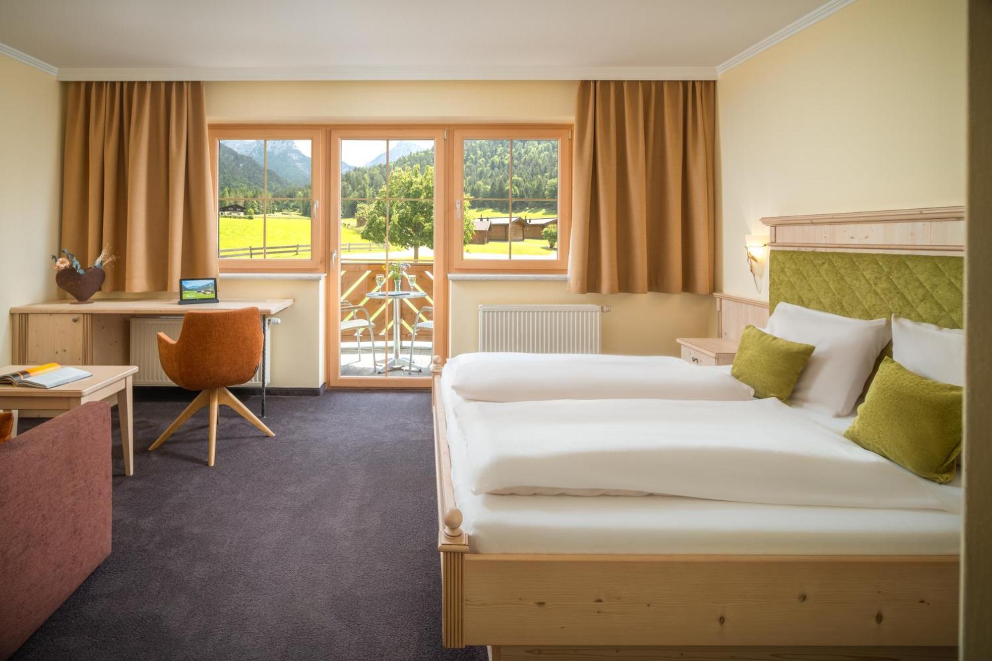 Hotel Vitaloase Zu Den Drei Bruedern Unken Exterior foto